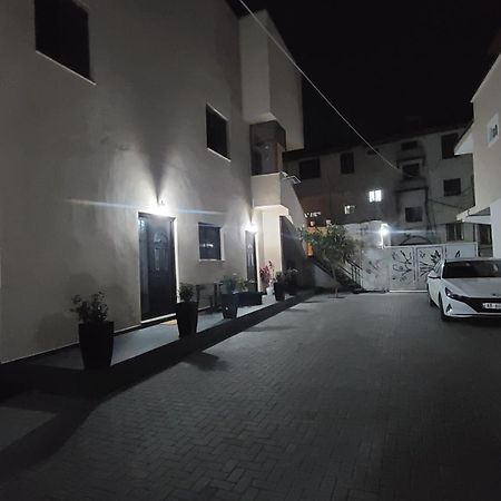 Guest House Tian & Hojz Durrës Exteriér fotografie